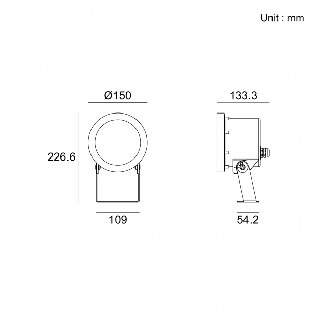 Kapelux underwater spotlight 05ZGB2157 installed in architectural water feature